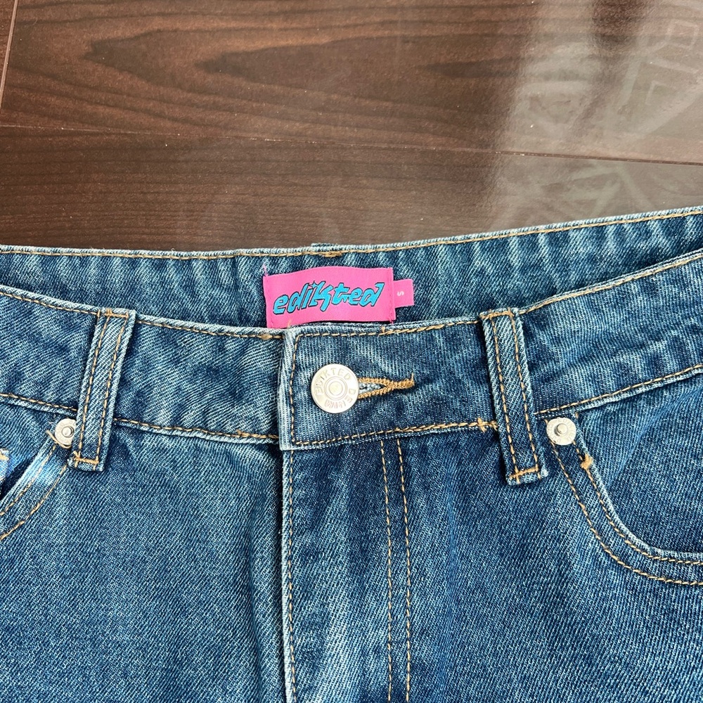 Edikted Raelynn Low Rise Jeans - Picture 2 of 3